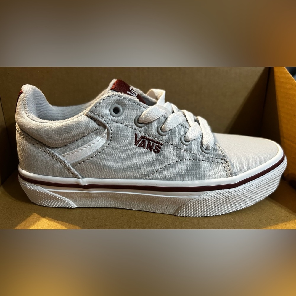 NWT VANS Kids Gray White and Maroon Sneakers Shoes  Size 1 Kids